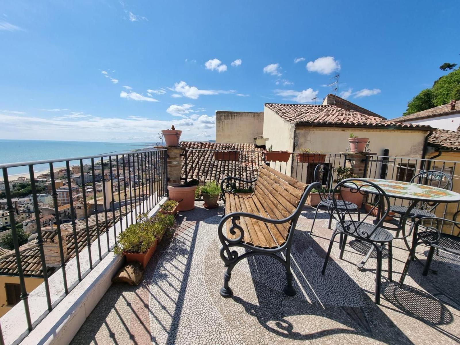 B&B La Torretta Sul Borgo Grottammare Εξωτερικό φωτογραφία